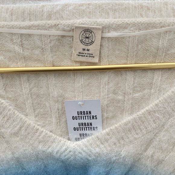 Urban Outfitters Ombré Vneck Ribbed Crop Sweater - Picture 6 of 9